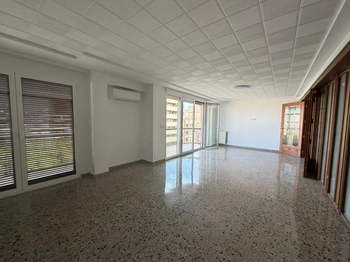 Flat for rent in Avenida AL VEDAT, Centro - Casco antiguo