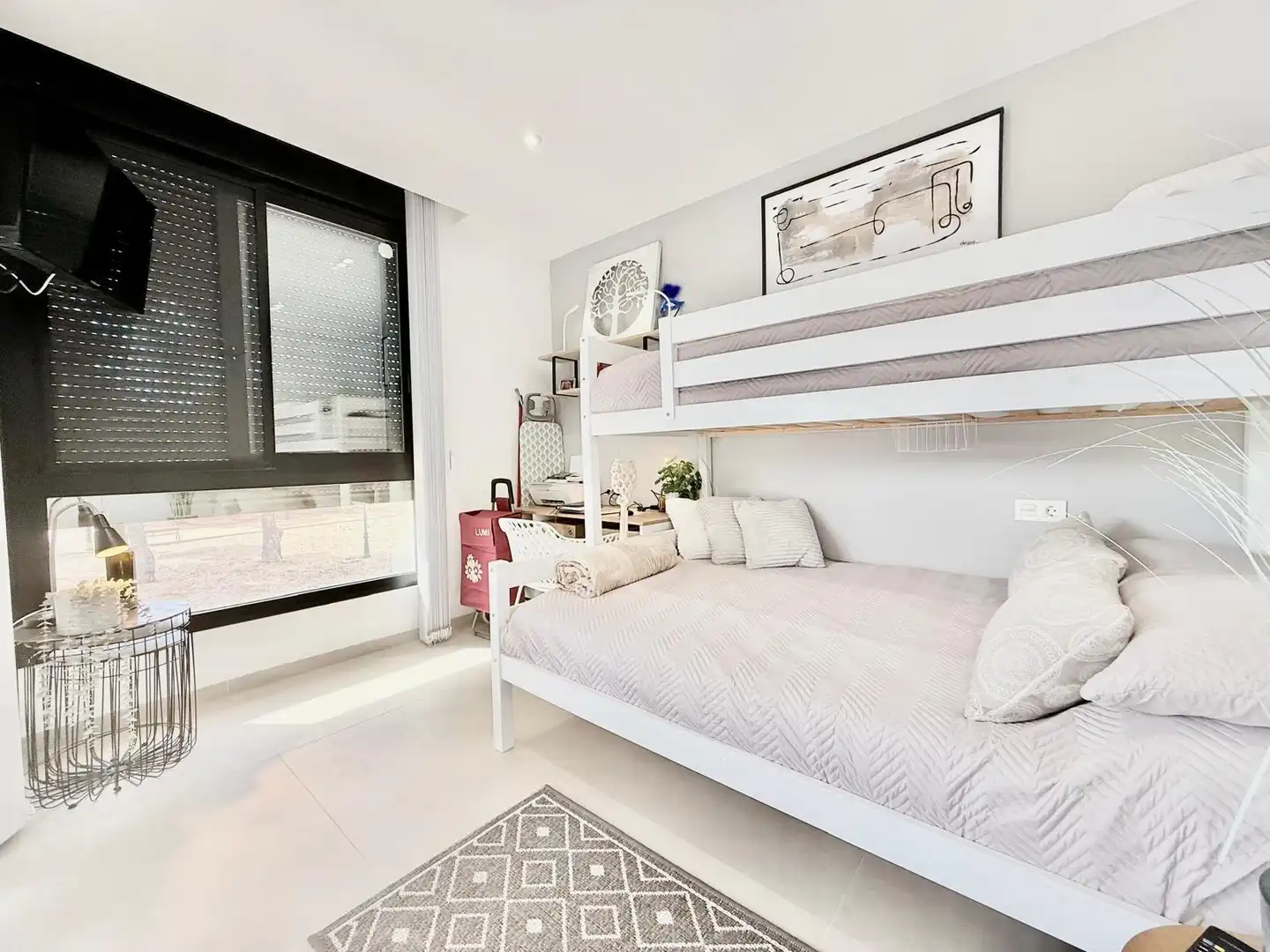 Schlafzimmer von Dachboden zum Verkauf in San Pedro del Pinatar mit Klimaanlage, Heizung und Privatgarten