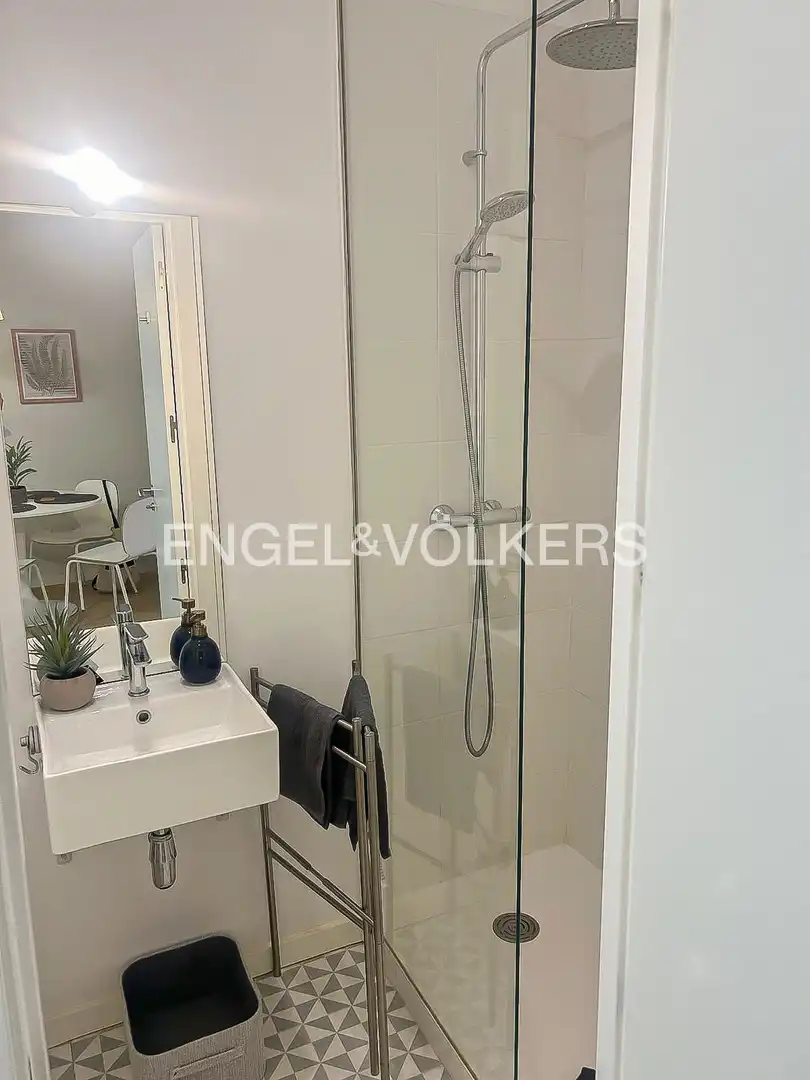 Bathroom of Flat for rent in Madrid  with Air Conditioner, Heating and Furnished