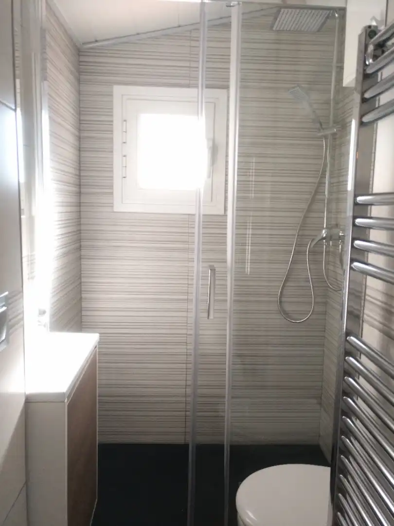 Baño de Estudio en venta en Madrid con Aire acondicionado, Calefacción y Amueblado