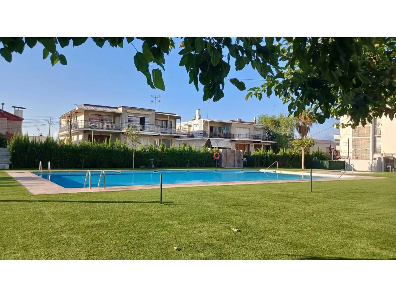 Piscina de Apartament de lloguer en Cambrils amb Aire condicionat, Parquet i Terrassa