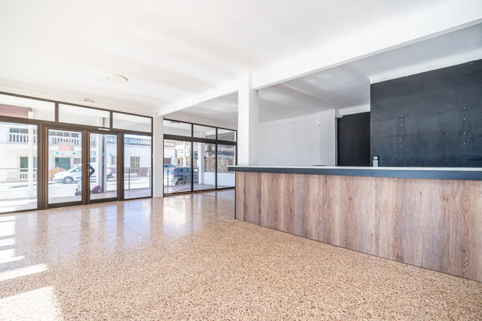 Commercial properties for sale in Llucmajor  with Air Conditioner, Heating and Terrace