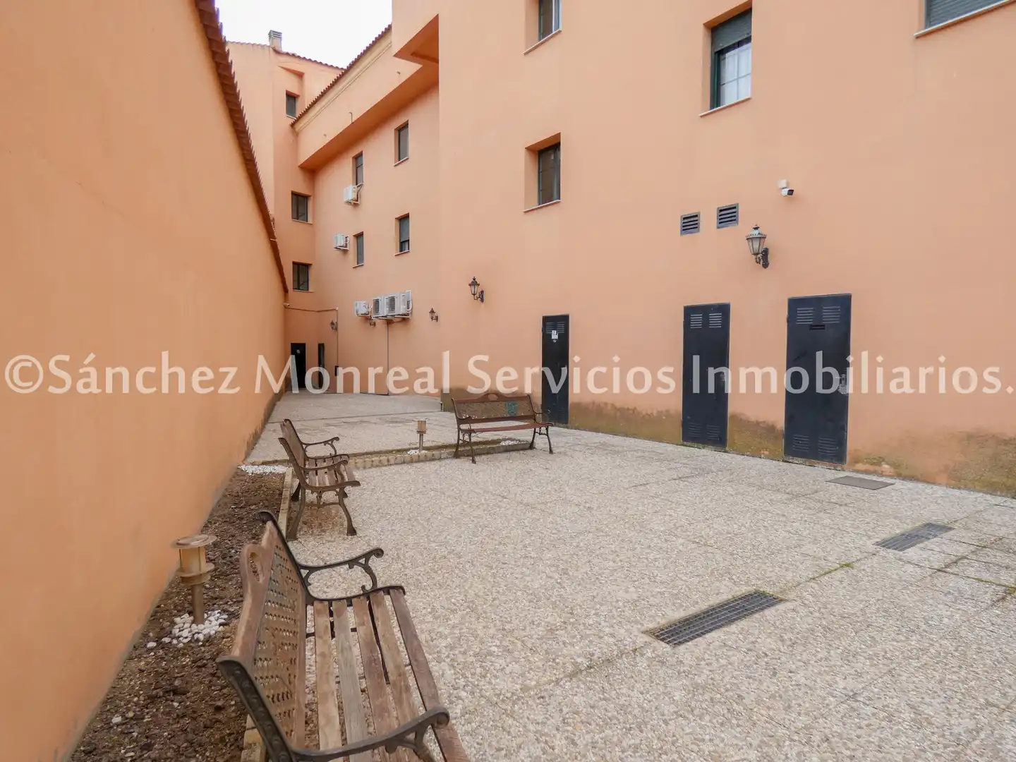 Vista exterior de Piso en venta en Alcázar de San Juan con Calefacción, Horno y Balcón