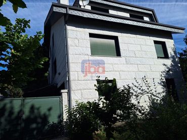 Detached house with garden for sale in Toén