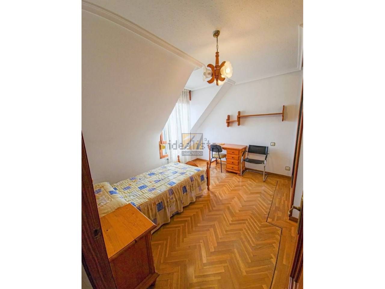 Habitación de Dúplex en venta en Oviedo  con Calefacción, Parquet y Terraza