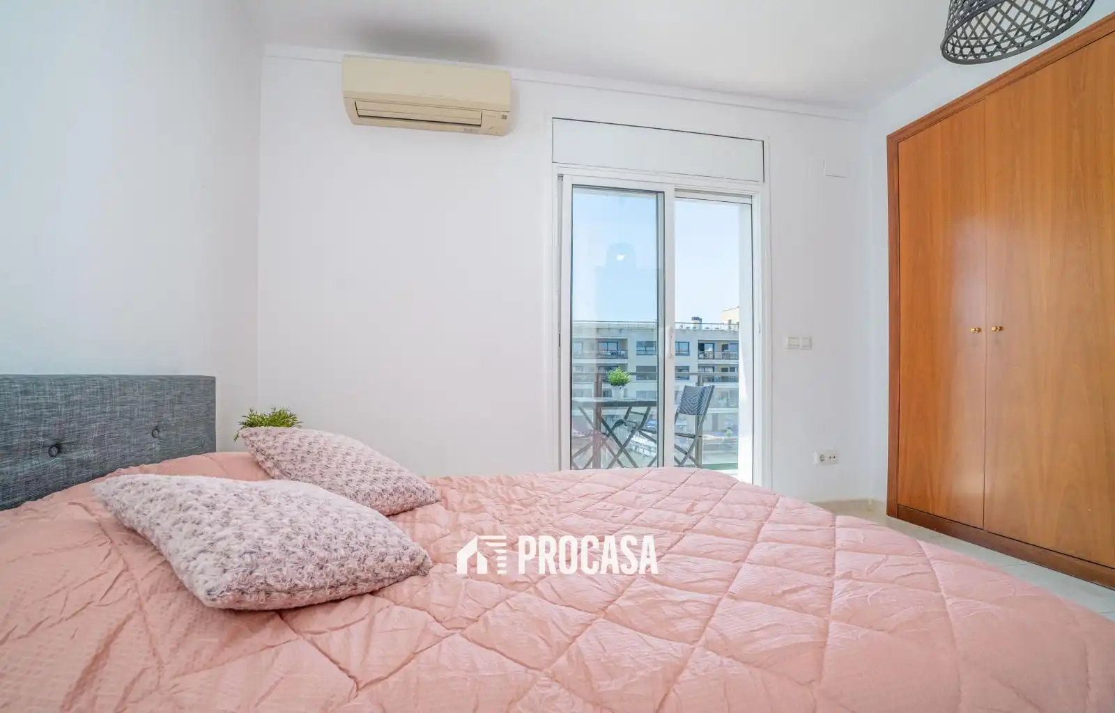 Dormitori de Casa adosada en venda en Empuriabrava amb Aire condicionat, Calefacció i Traster