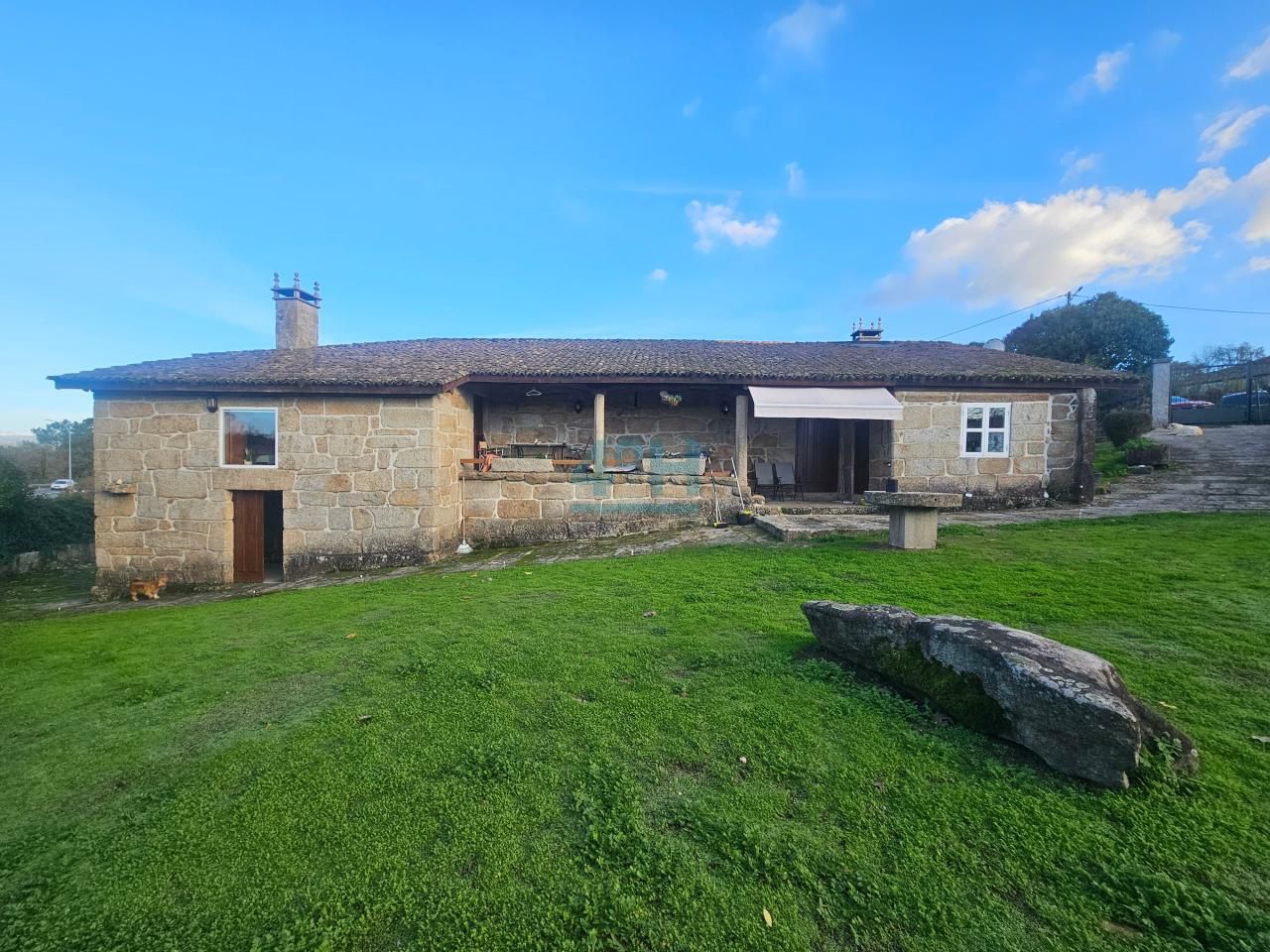 Vista exterior de Finca rústica en venda en San Cibrao das Viñas amb Calefacció, Jardí privat i Terrassa