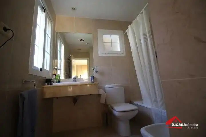 Baño de Piso en venta en Marbella con Terraza y Piscina comunitaria