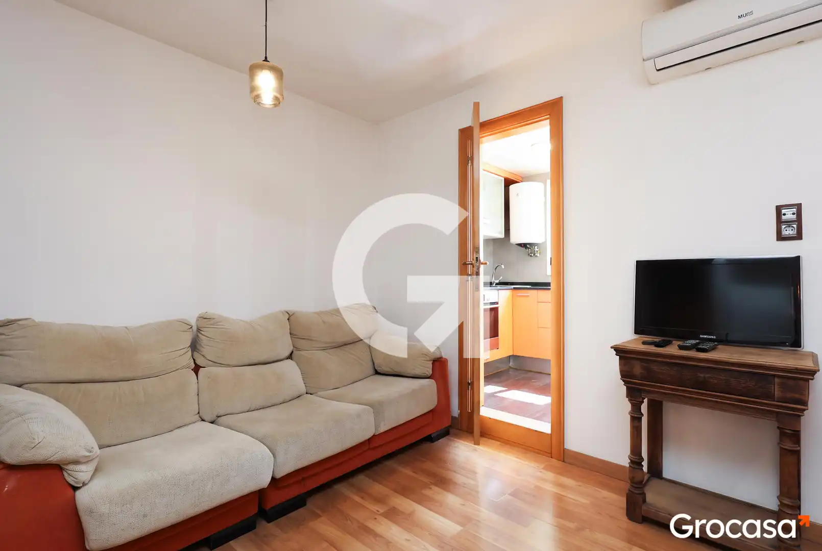 Sala d'estar de Àtic en venda en L'Hospitalet de Llobregat amb Aire condicionat i Terrassa