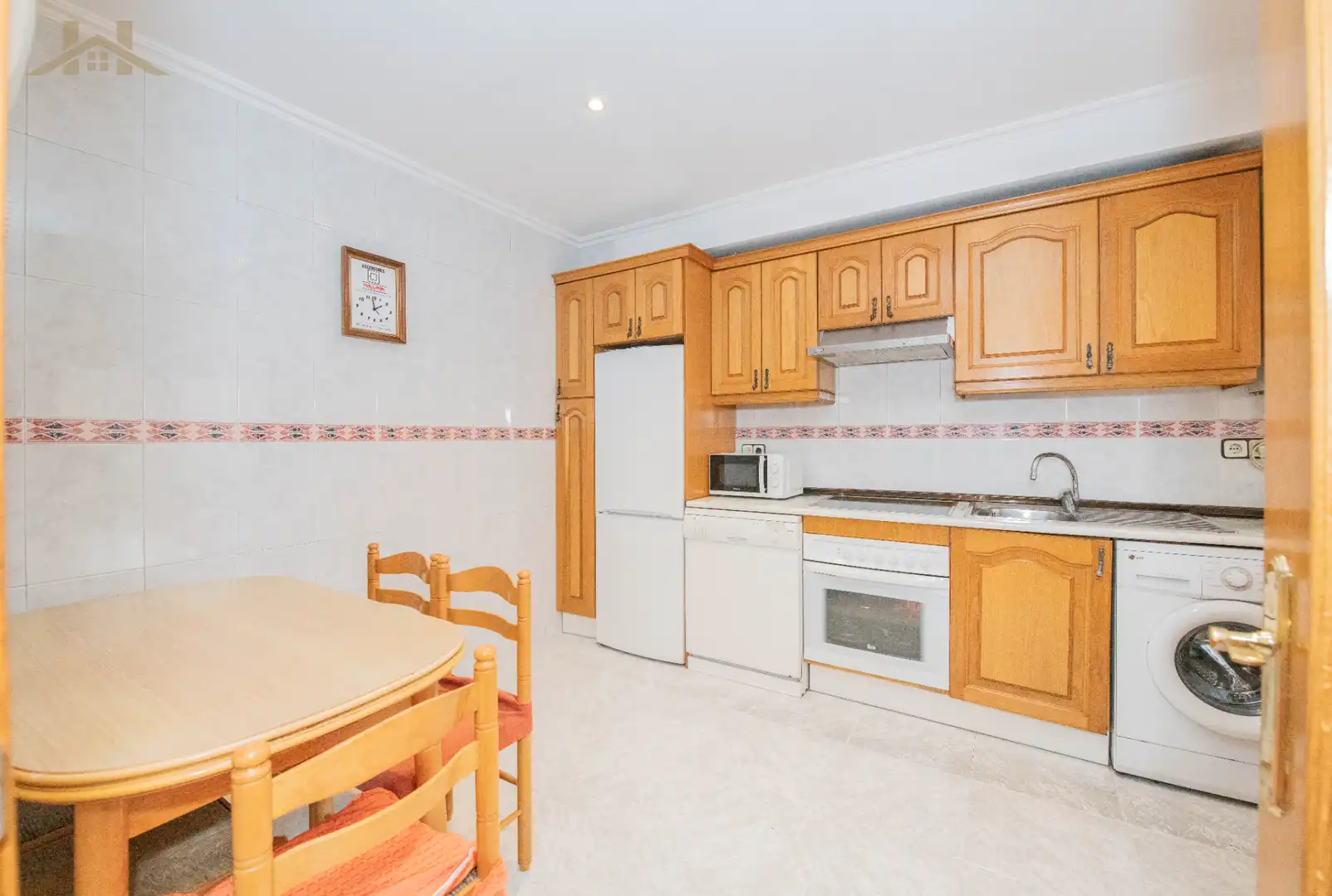 Cuina de Casa o xalet en venda en Alcorcón amb Calefacció, Jardí privat i Terrassa