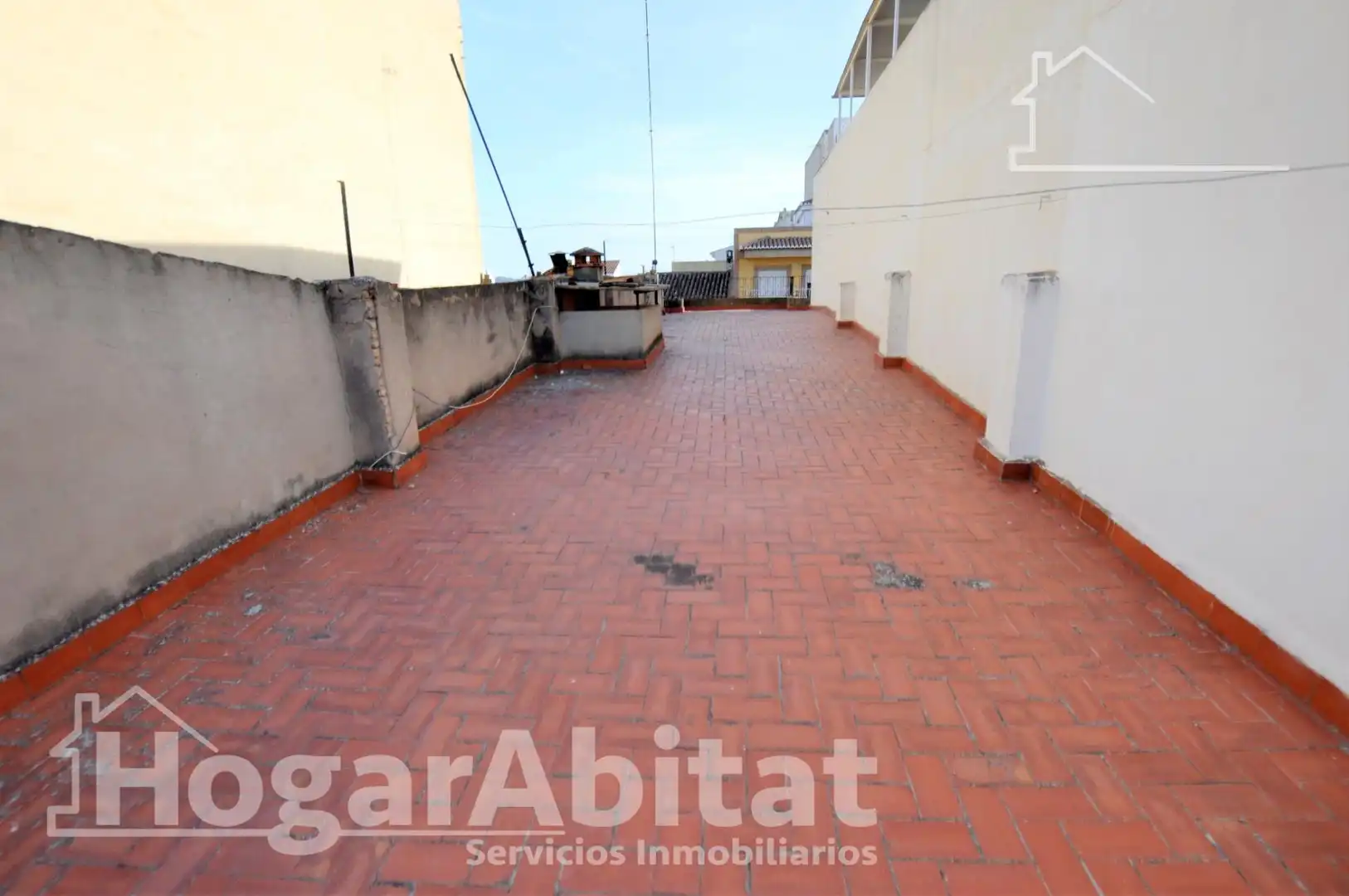 Parking de Casa o chalet en venta en La Pobla de Vallbona con Terraza y Trastero