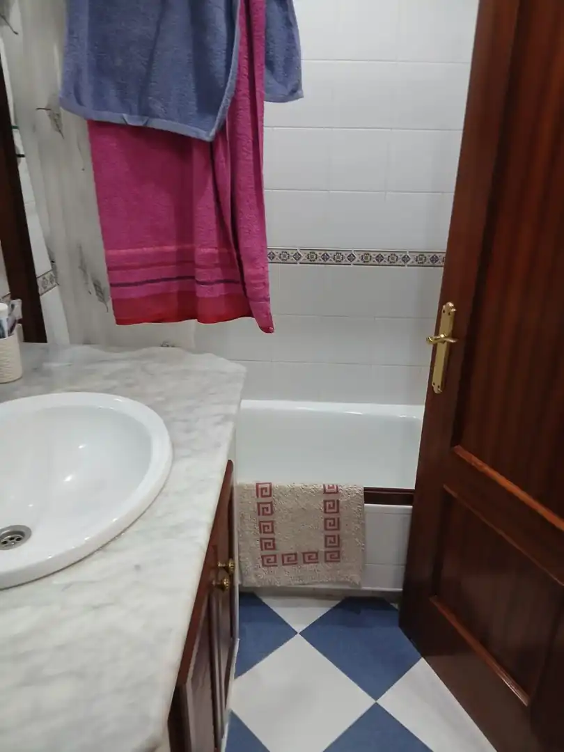 Bany de Pis en venda en Arcos de la Frontera amb Balcó