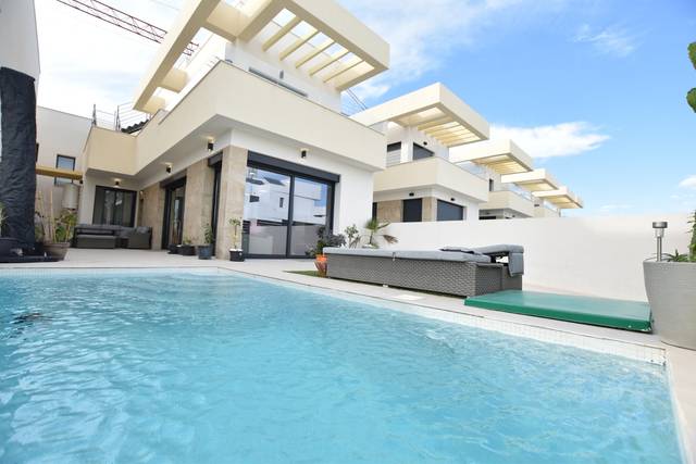 Casa-chalet en Venta en Los Montesinos