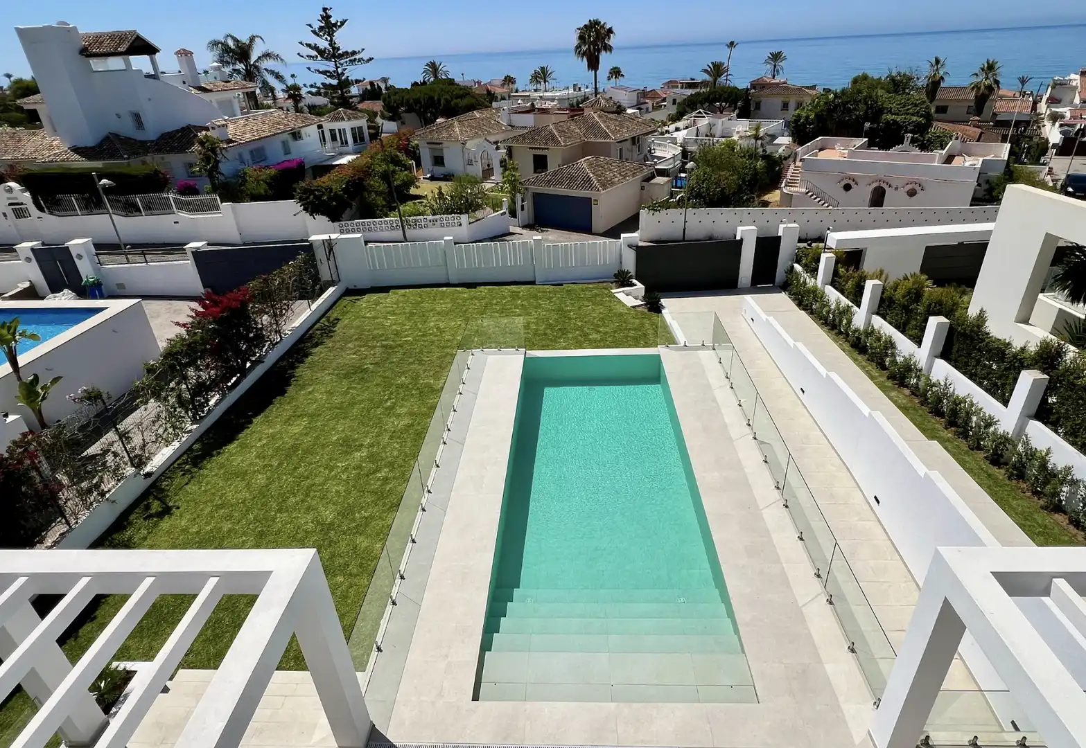 Schwimmbecken von Haus oder Chalet zum Verkauf in Marbella mit Klimaanlage, Heizung und Privatgarten
