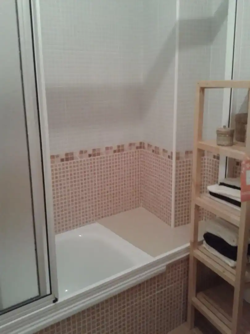 Badezimmer von Wohnungen zum Verkauf in Malpica de Bergantiños mit Heizung, Möbliert und Ofen