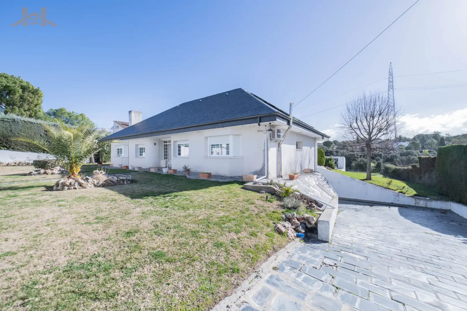 Vista exterior de Casa o xalet en venda en Boadilla del Monte amb Aire condicionat, Calefacció i Jardí privat