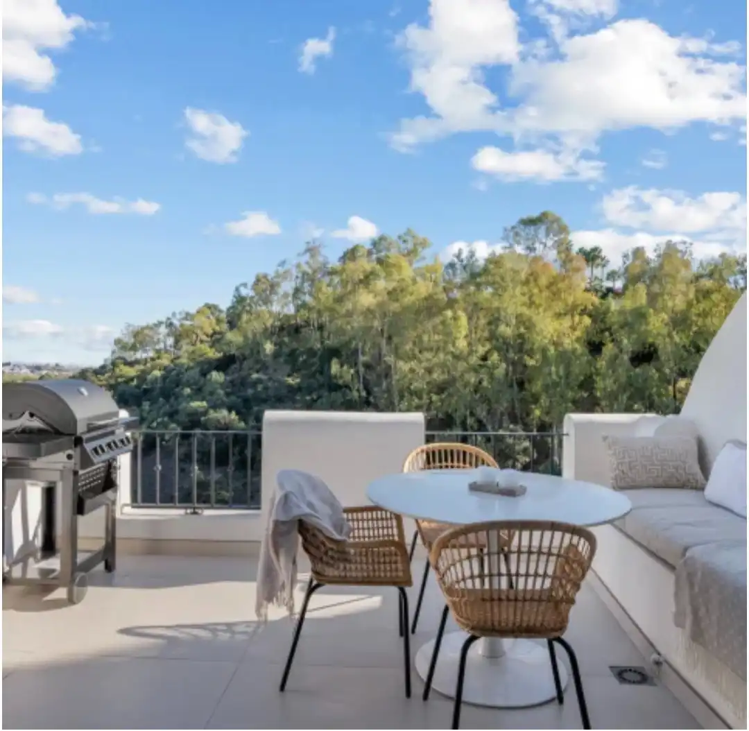 Apartamento con piscina en venta en Calle Istán 24