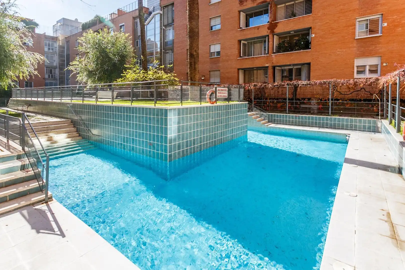 Swimming pool of Flat for sale in Sevilla  with Air Conditioner, Private garden and Parquet flooring