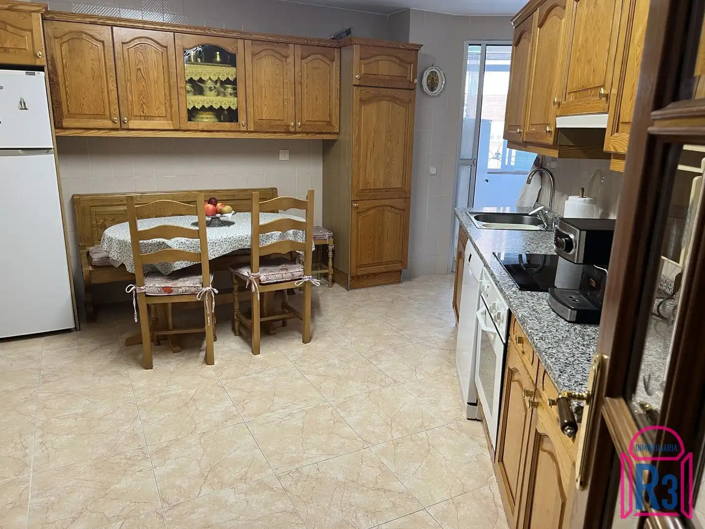 Cocina de Piso en venta en León Capital  con Calefacción, Terraza y Trastero
