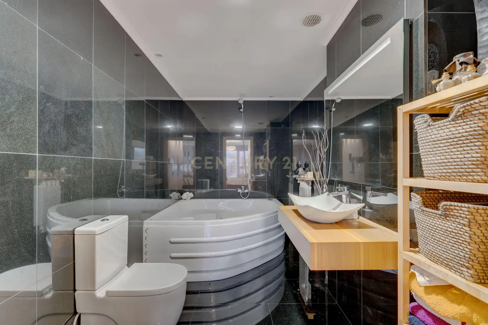 Bathroom of Flat for sale in Orio, Gipuzkoa