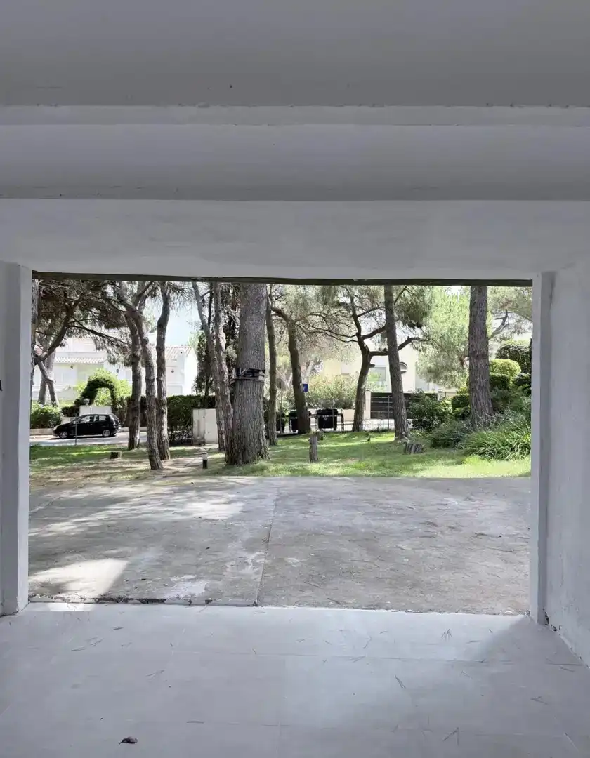 Aparcament de Pis en venda en Castell d'Aro, Platja d'Aro i s'Agaró amb Aire condicionat, Piscina i Balcó