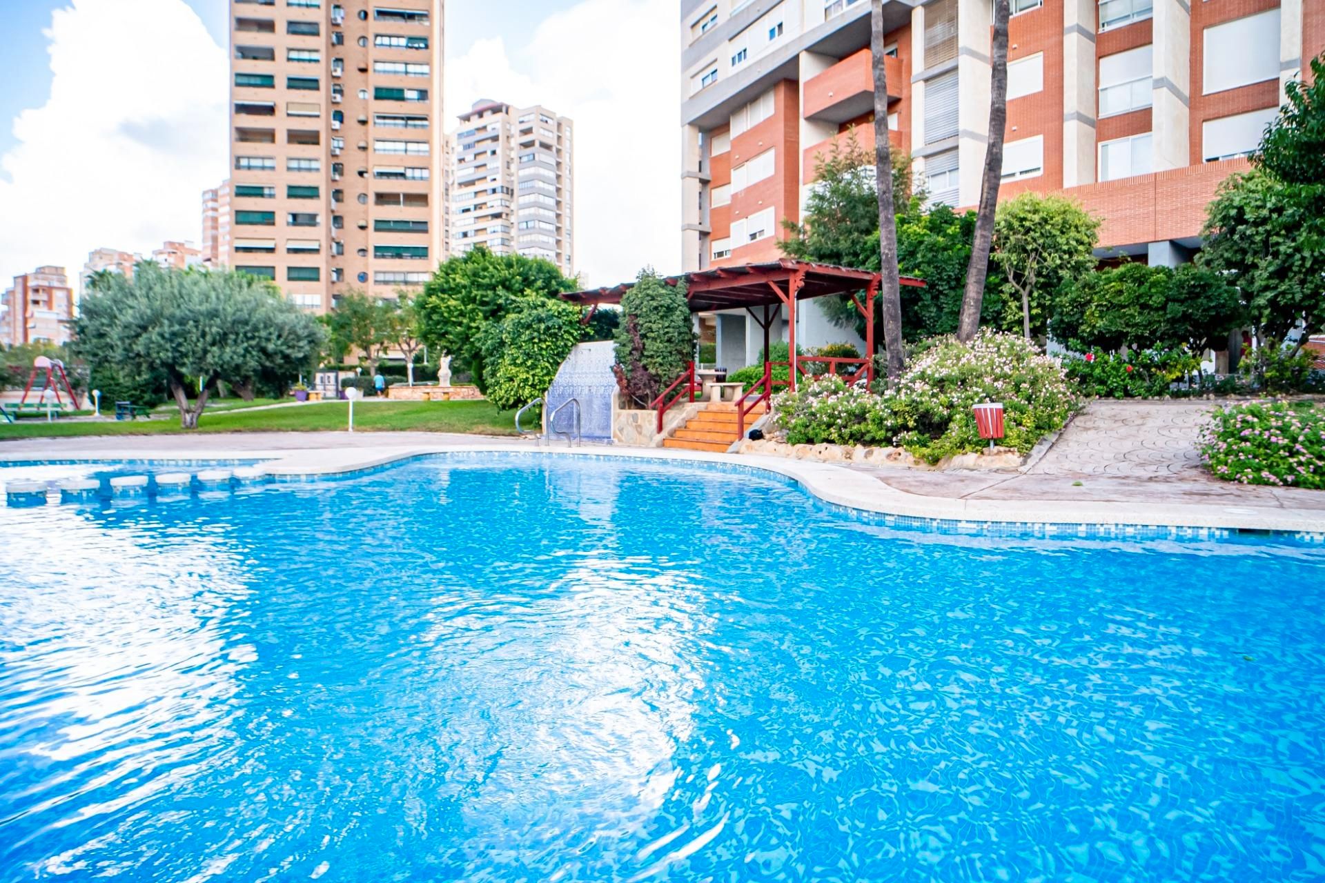 Piscina de Pis en venda en Benidorm amb Traster, Moblat i Piscina comunitària