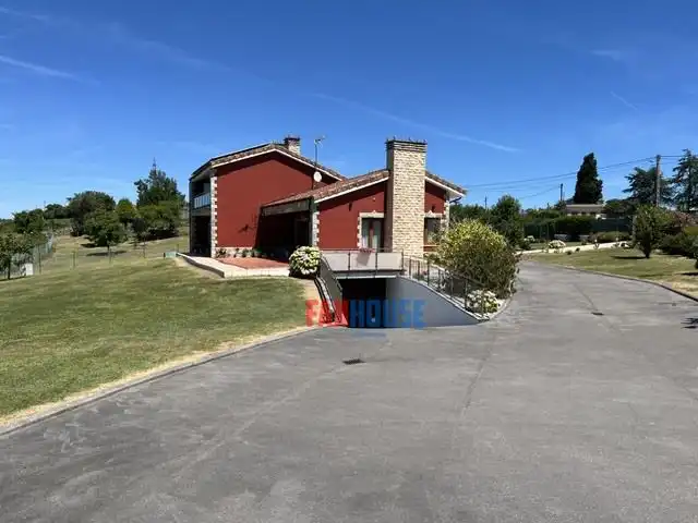 Vista exterior de Casa o chalet en venta en Gijón  con Calefacción, Terraza y Trastero
