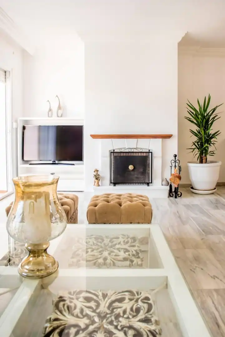 Sala de estar de Dúplex de alquiler en Marbella con Terraza y Piscina comunitaria