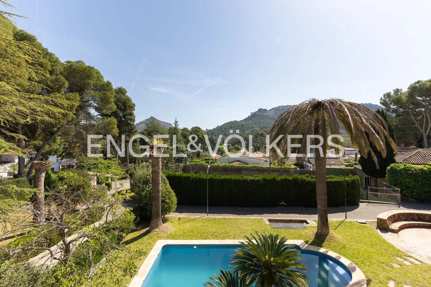 Vista exterior de Casa o xalet en venda en Náquera amb Calefacció, Jardí privat i Terrassa