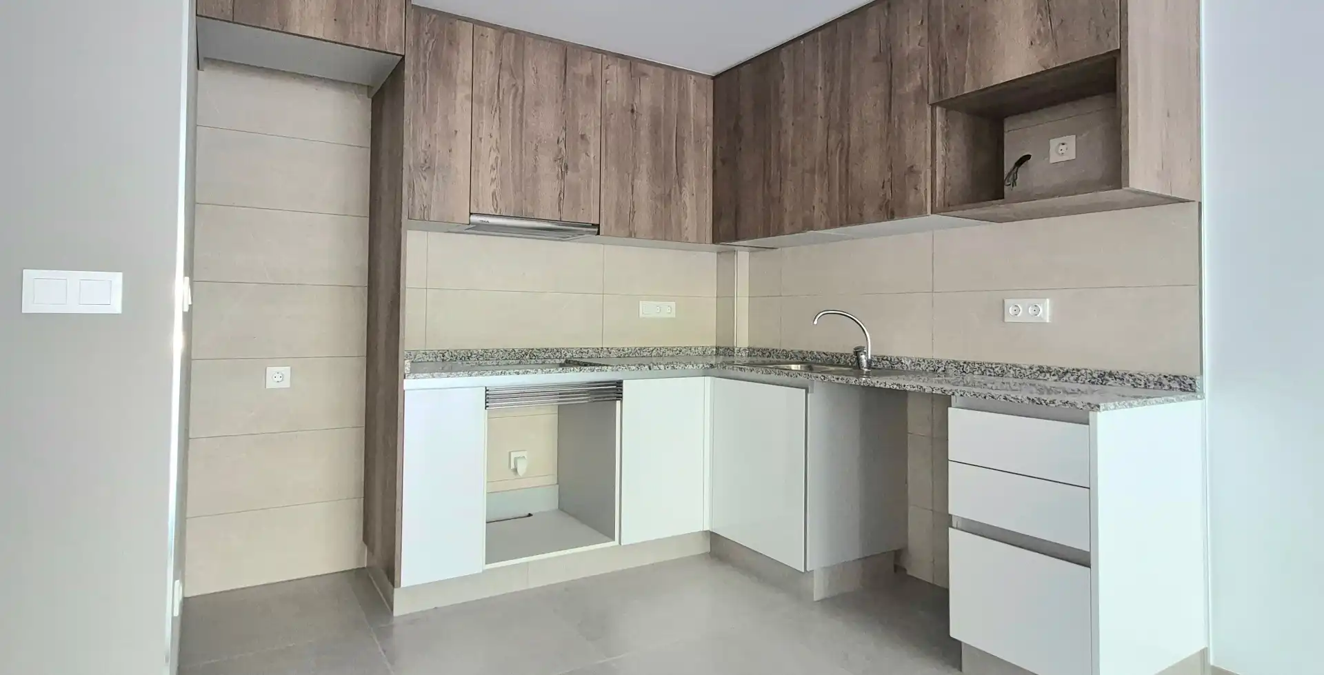 Flat with terrace for sale in Calle Uruguay 11, imagen 2