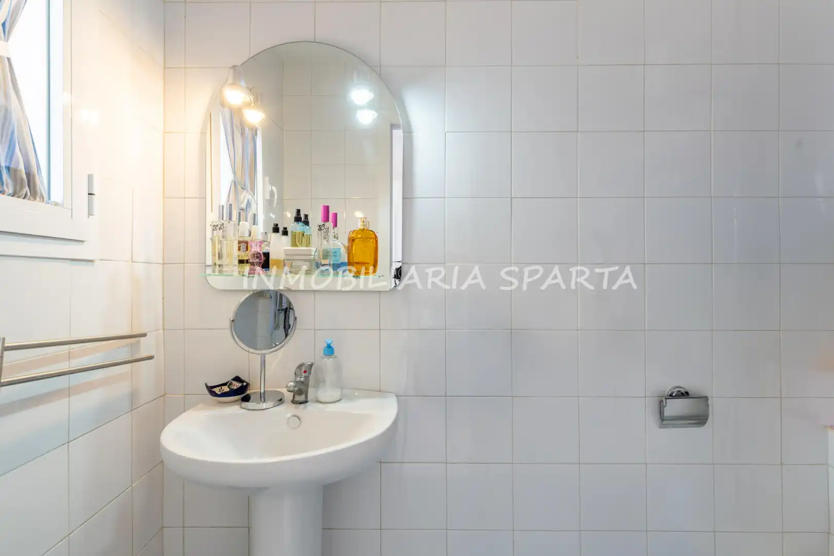 Bathroom of Detached homes for sale in Benacazón  with Air Conditioner, Heating and Oven