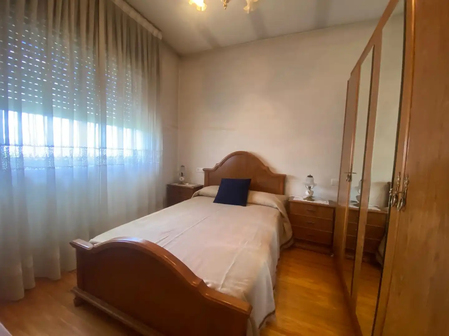 Dormitori de Casa o xalet en venda en O Carballiño   amb Jardí privat, Parquet i Moblat