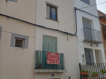 Casa con balcone in vendita a Calle Rocha 2