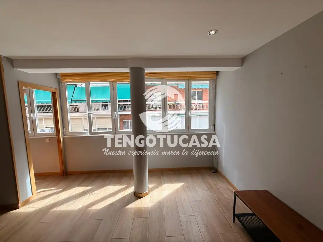 Bedroom of Flat for sale in Madrid  with Air Conditioner, Heating and Furnished