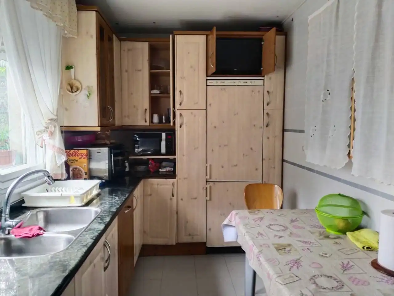 Cuina de Casa o xalet en venda en Villariezo amb Calefacció, Jardí privat i Parquet