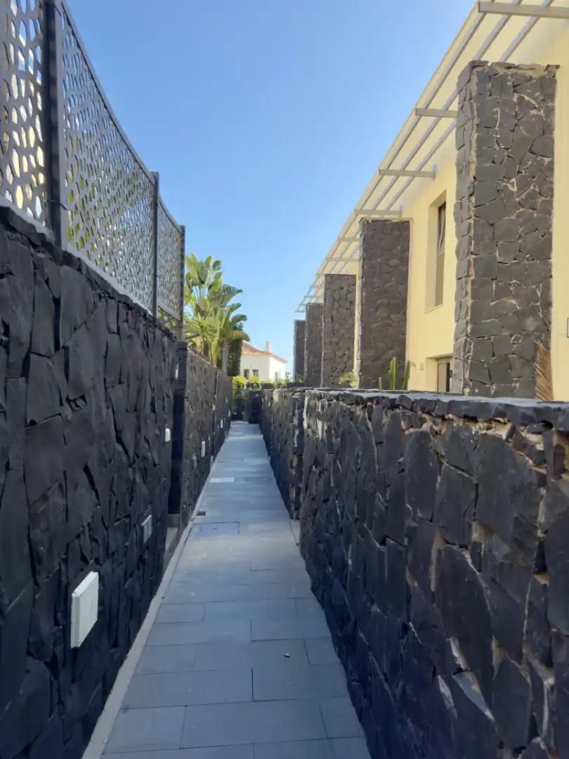 Vista exterior de Casa adosada en venta en San Miguel de Abona con Aire acondicionado, Terraza y Trastero