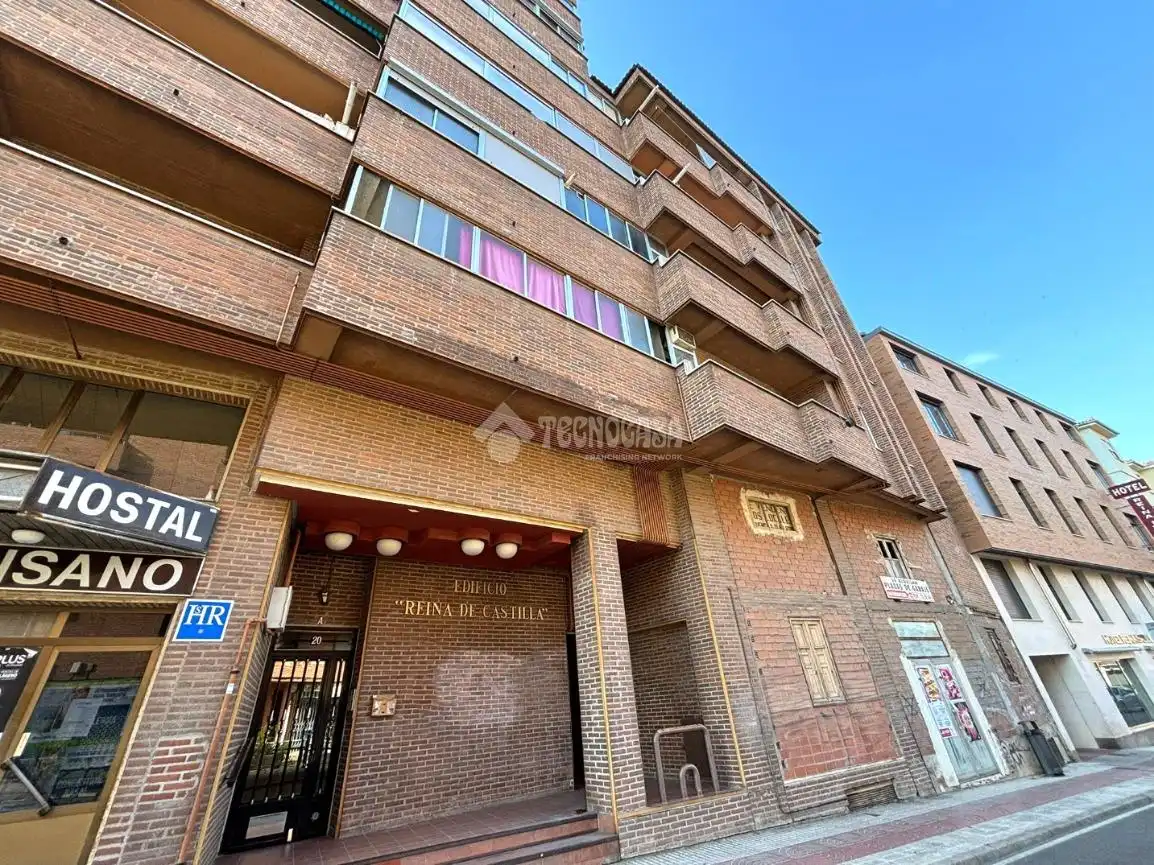 Vista exterior de Piso en venta en Medina del Campo con Calefacción