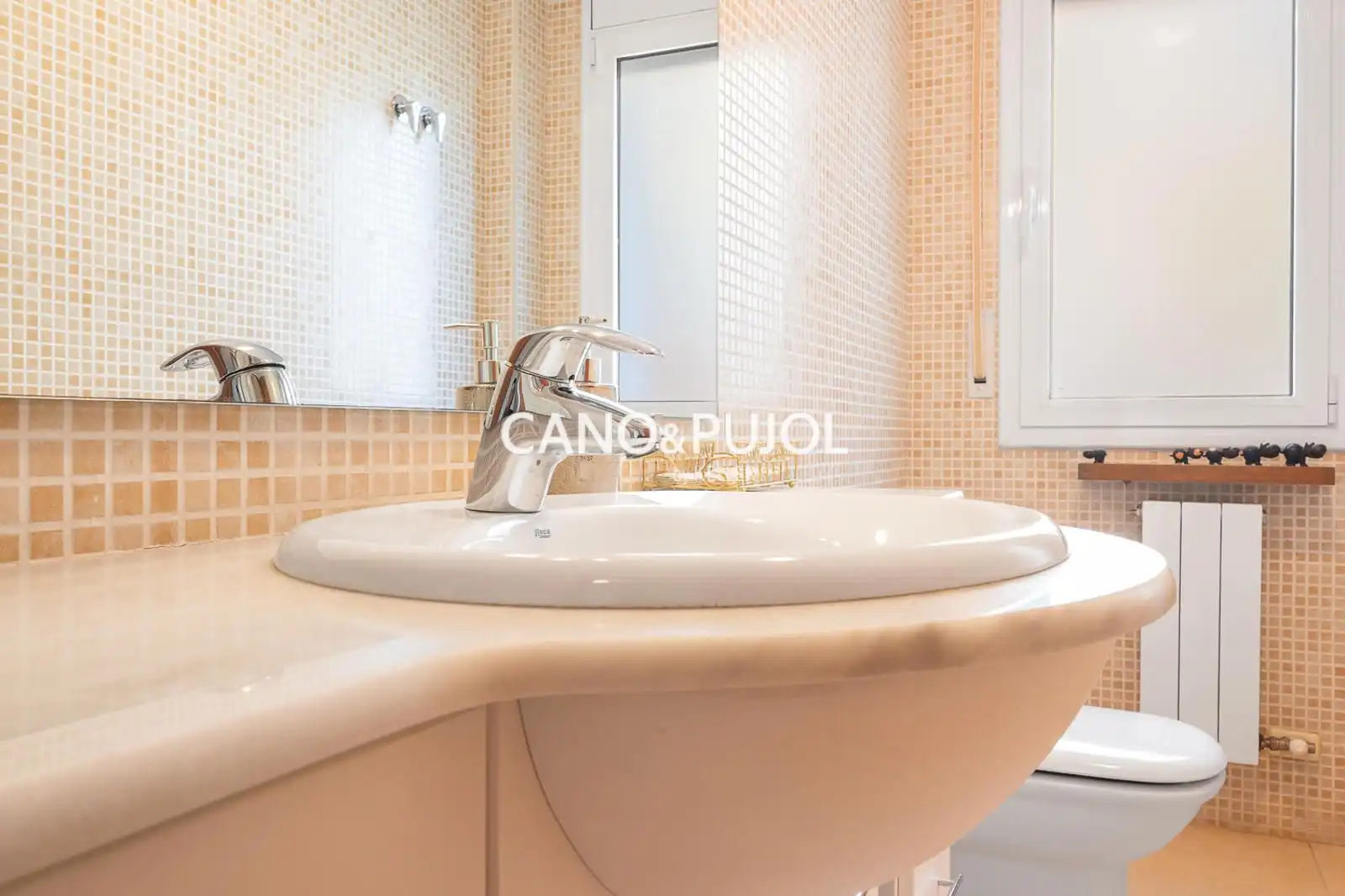Baño de Casa o chalet en venta en Corbera de Llobregat con Calefacción, Terraza y Trastero