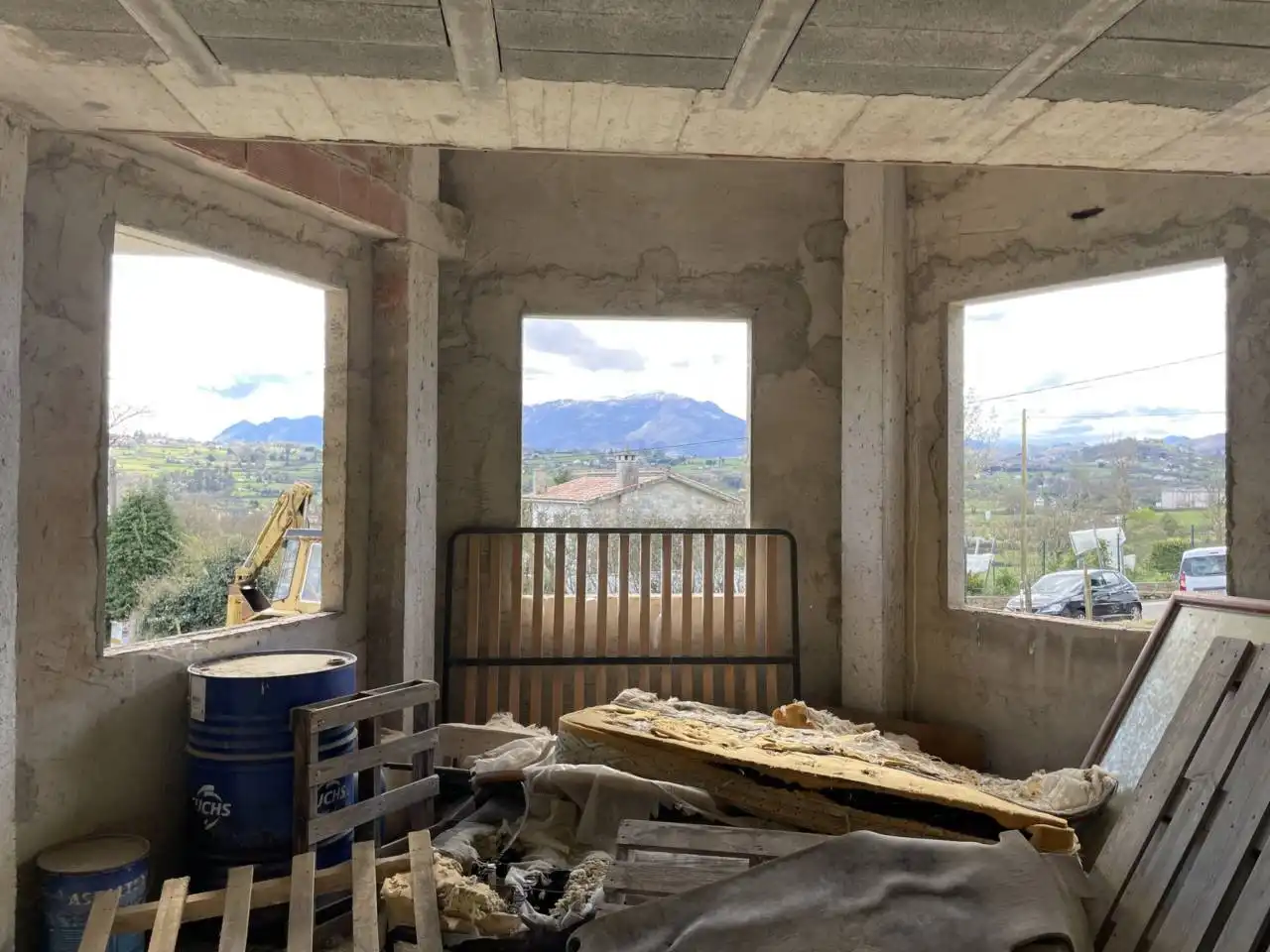 Vista exterior de Casa o xalet en venda en Oviedo  amb Calefacció, Jardí privat i Terrassa