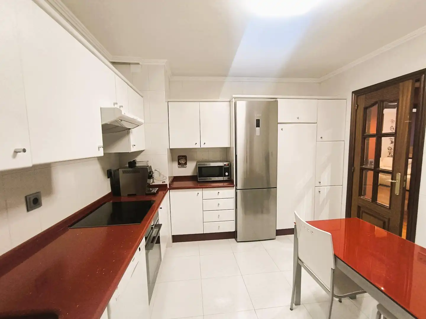 Kitchen of Flat for rent in Santiago de Compostela   with Heating, Storage room and Balcony