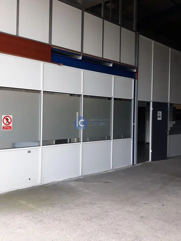Nau industrial de lloguer en San Cibrao das Viñas