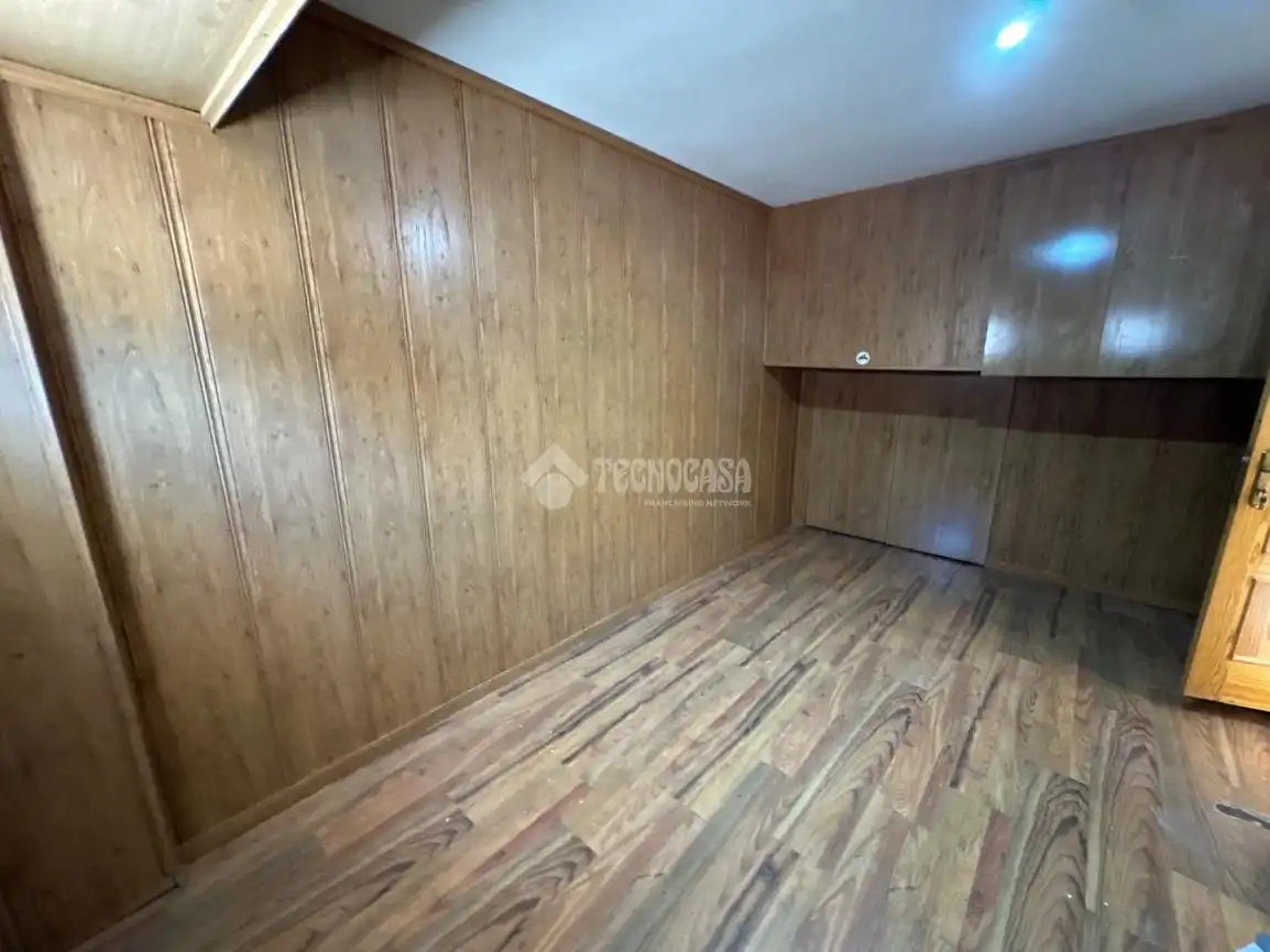 Casa aparellada en venda a Marchamalo, imagen 5
