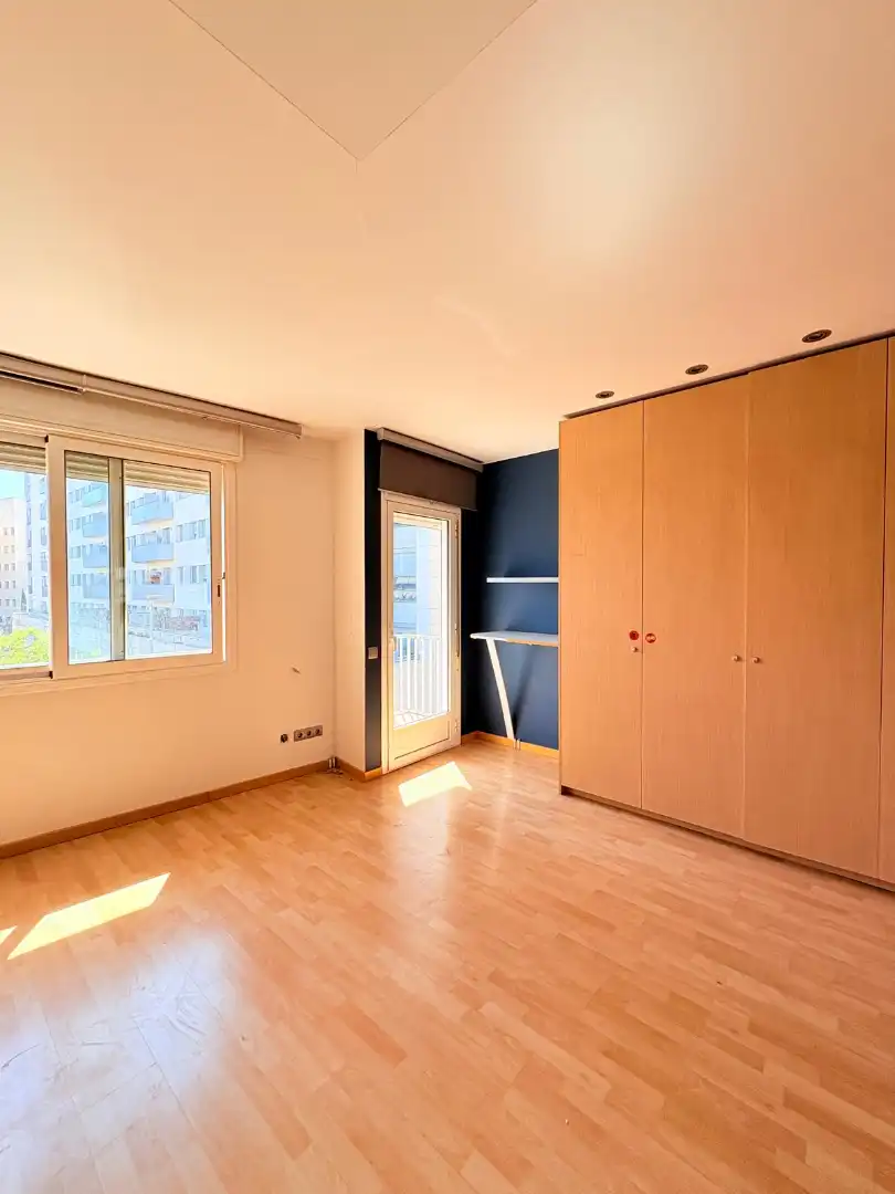 Dormitori de Àtic en venda en Sabadell amb Parquet, Terrassa i Balcó