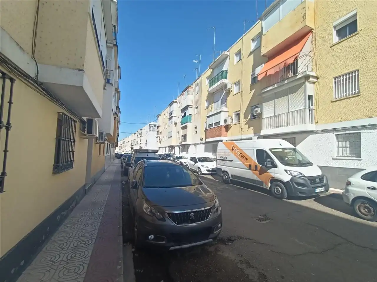 Vista exterior de Pis en venda en Lora del Río