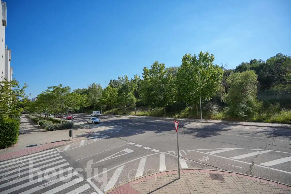 Vista exterior de Pis en venda en Madrid amb Calefacció, Traster i Piscina comunitària