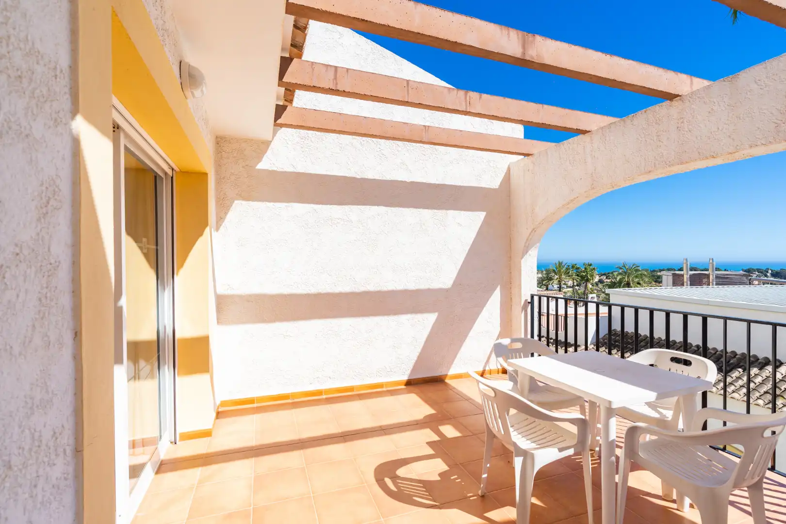 Terrasse von Wohnung zum Verkauf in Calpe / Calp mit Klimaanlage, Terrasse und Möbliert