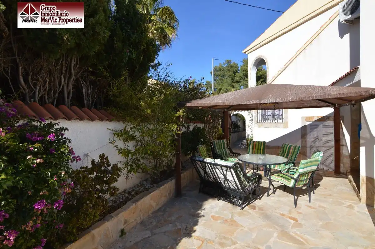 Garden of Houses for sale in La Nucia  with Air Conditioner, Swimming Pool and Furnished