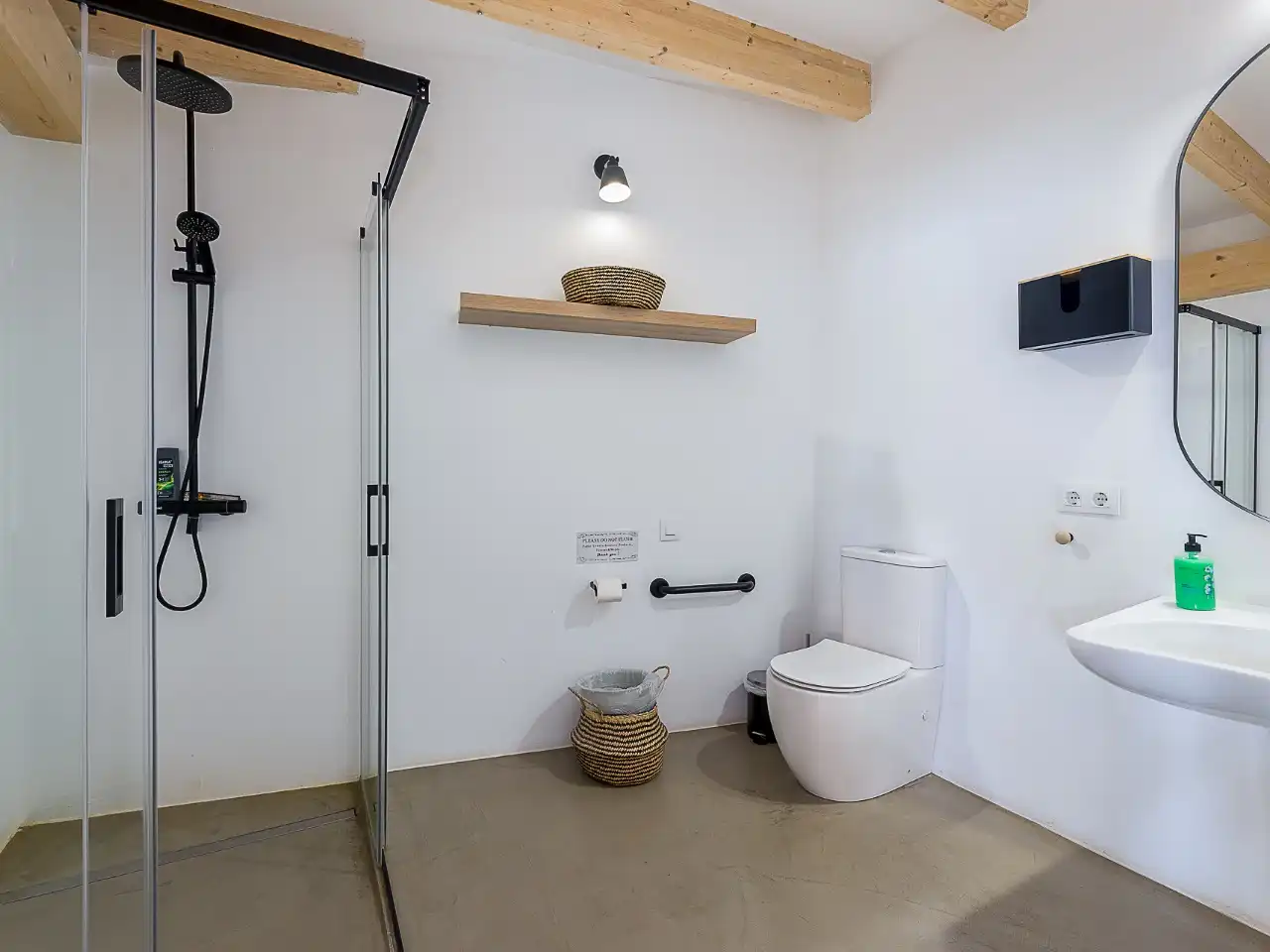 Baño de Local en venta en  Palma de Mallorca con Aire acondicionado, Calefacción y Parquet