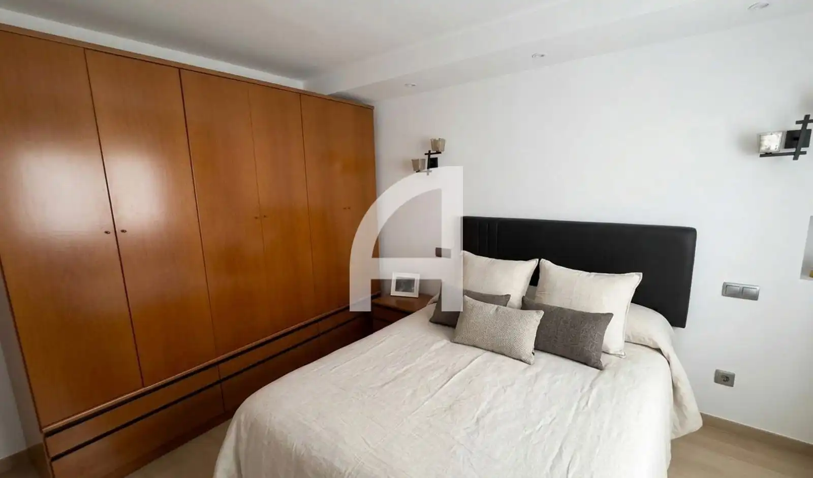 Dormitori de Pis en venda en Terrassa amb Aire condicionat, Calefacció i Terrassa