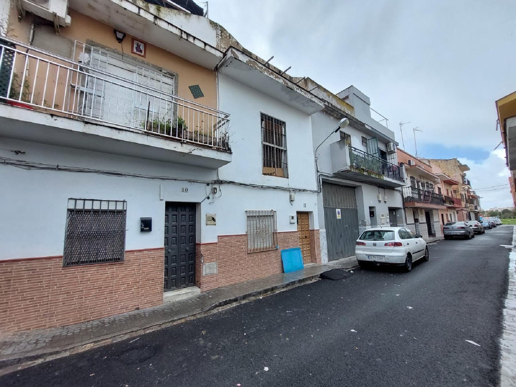 Vista exterior de Residencial en venda en  Sevilla Capital